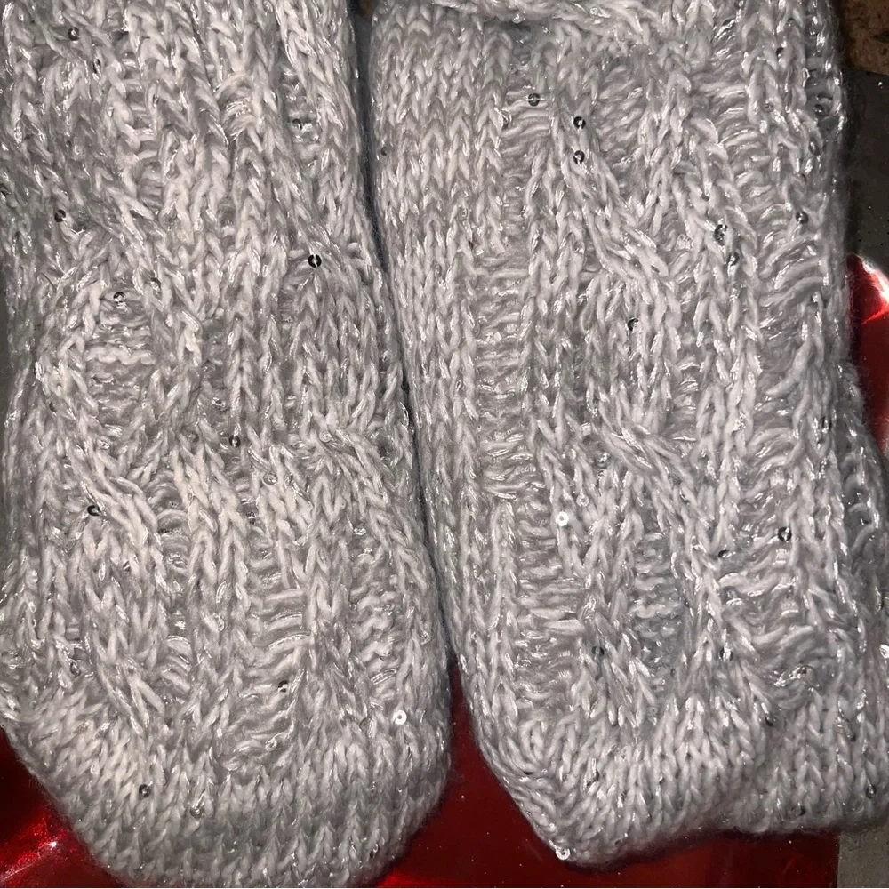 Cozy Gray/Cream Lined Slip On House/Lounge Slippers/Socks - Grip on Sole - Picture 5 of 11